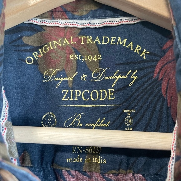 Zip Code Navy Blue Men’s  Hawaian Button Up Shirt - Picture 7 of 9